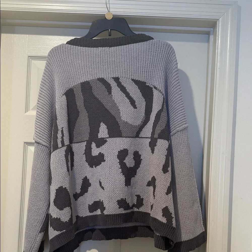 POL Charcoal & Light Gray Oversized Relaxed Boxy VNeck Sweater Medium - Picture 16 of 16